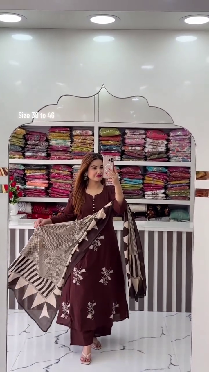Women Kurta with Pant & Dupatta - Image 4